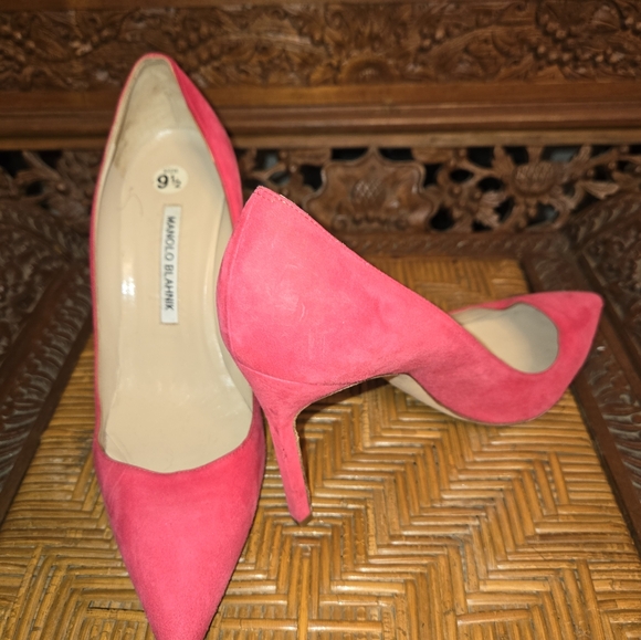 Fabulous Bright Pink Monolo Blahnik Pumps - Picture 2 of 5